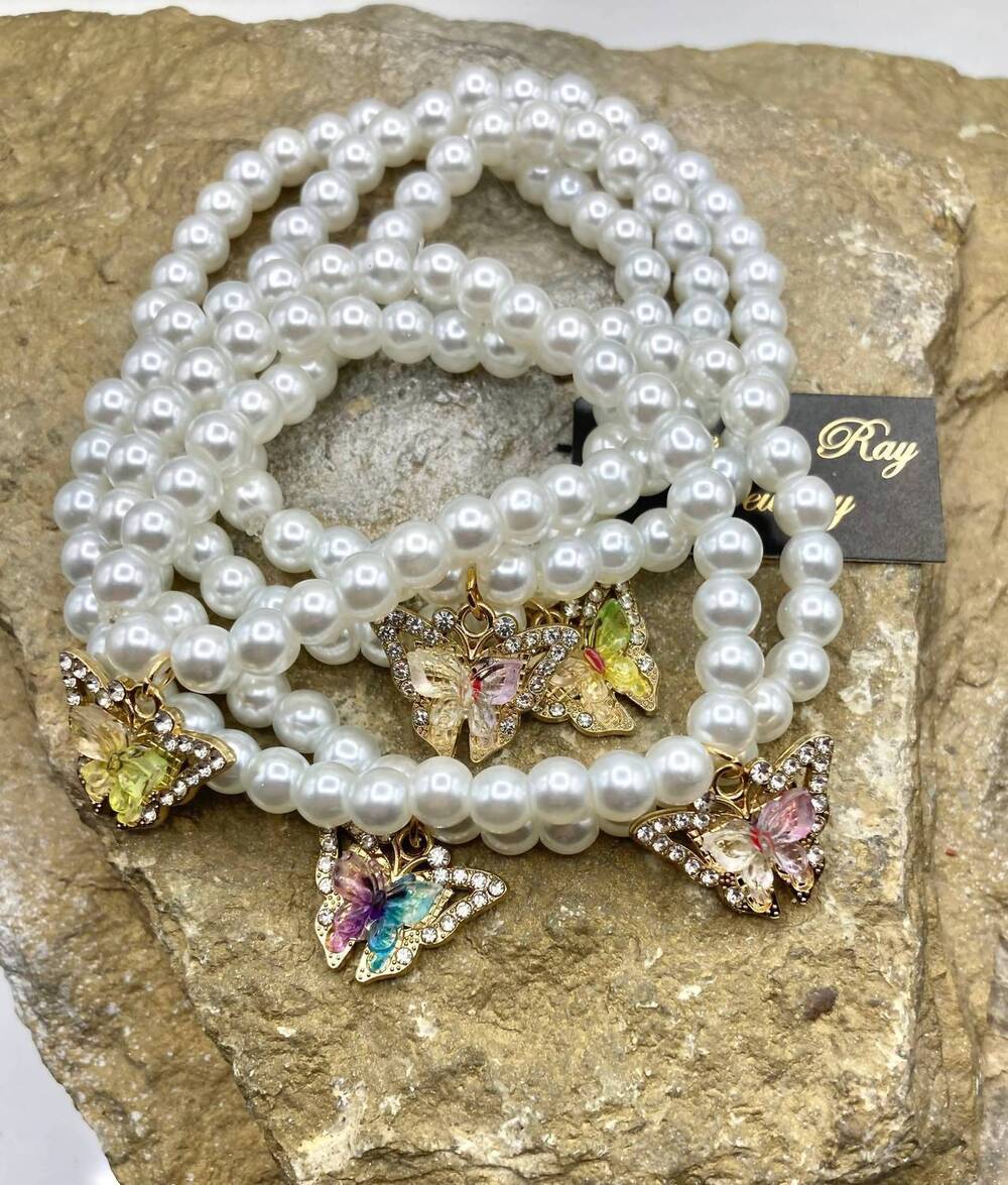NEW REBECCA RAY JEWELRY women's butterfly charm bracelet in glass pearl